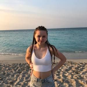 Meet your Posher, Lea